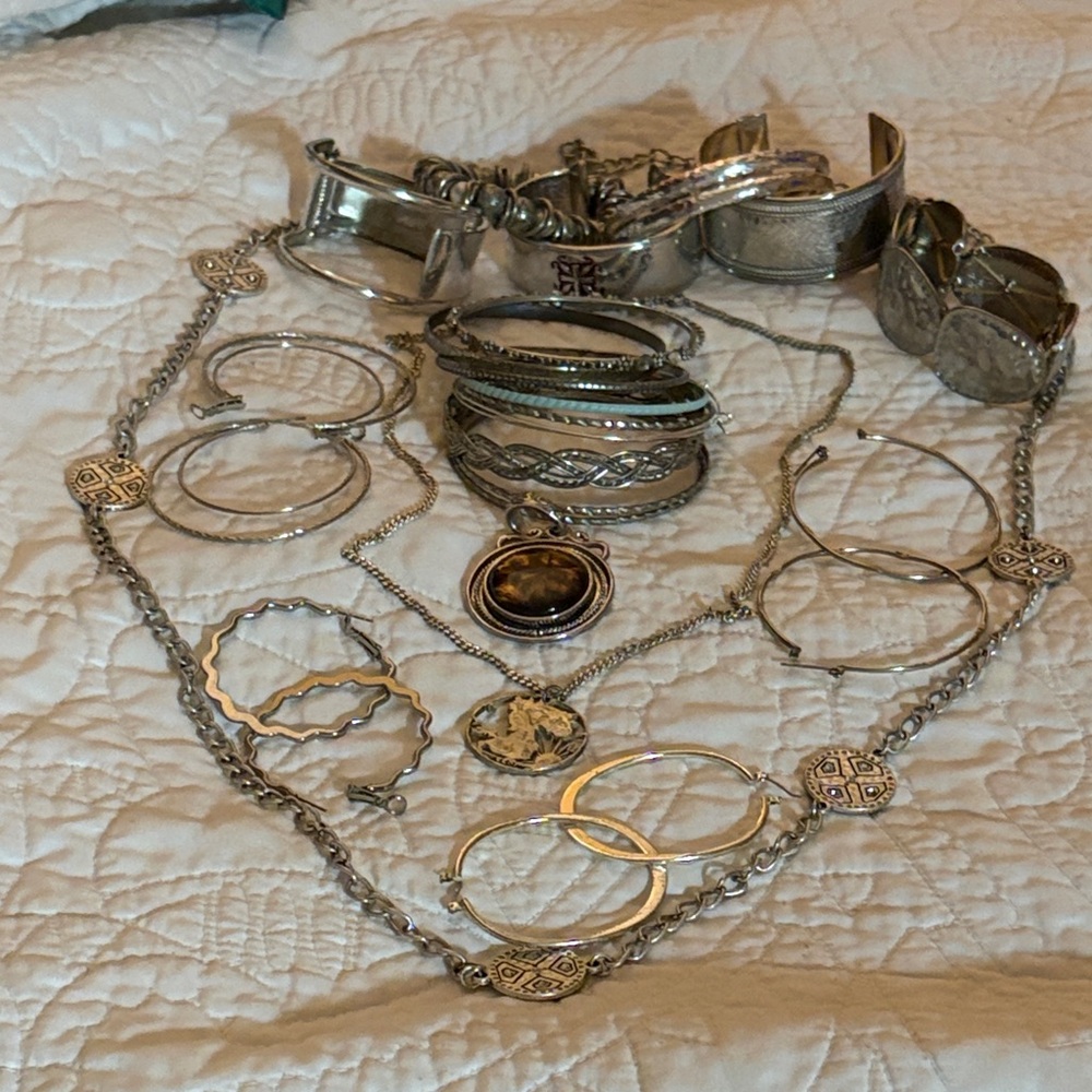Elegant Silver Jewelry Set for Women